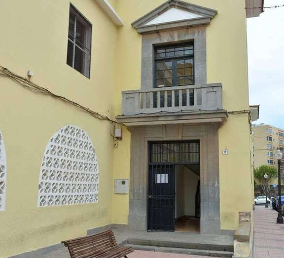 Fachada principal del CEPA Telde-Casco (Foto TA)